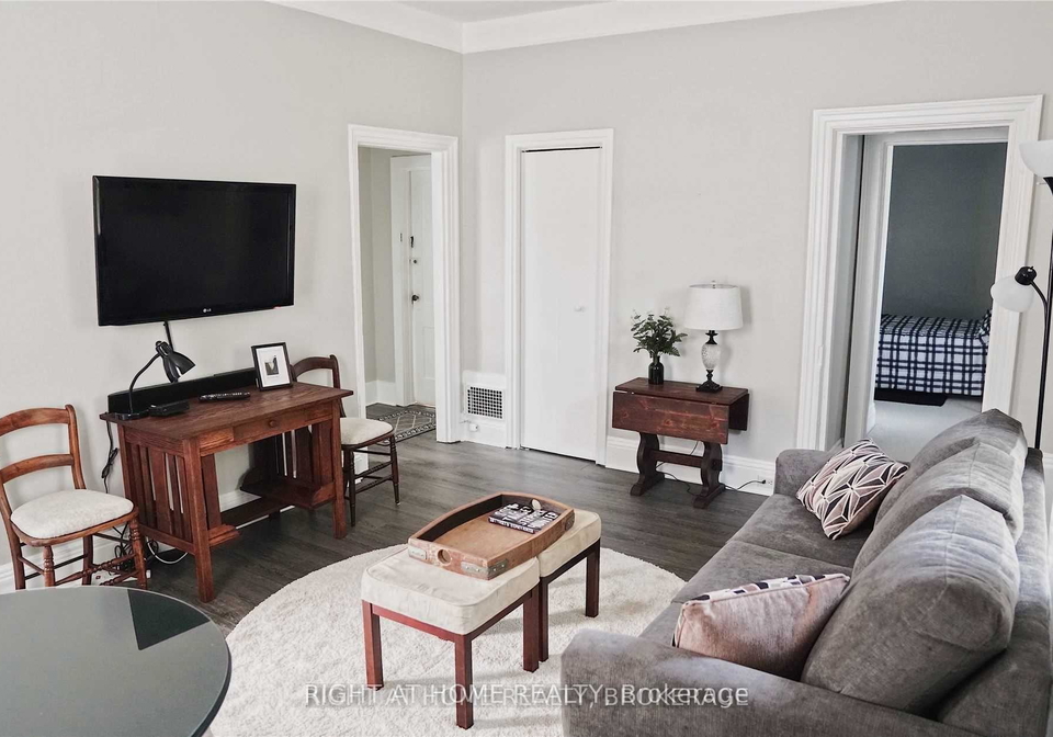 164-trafalgar-road-oakville-ontario-w13592492