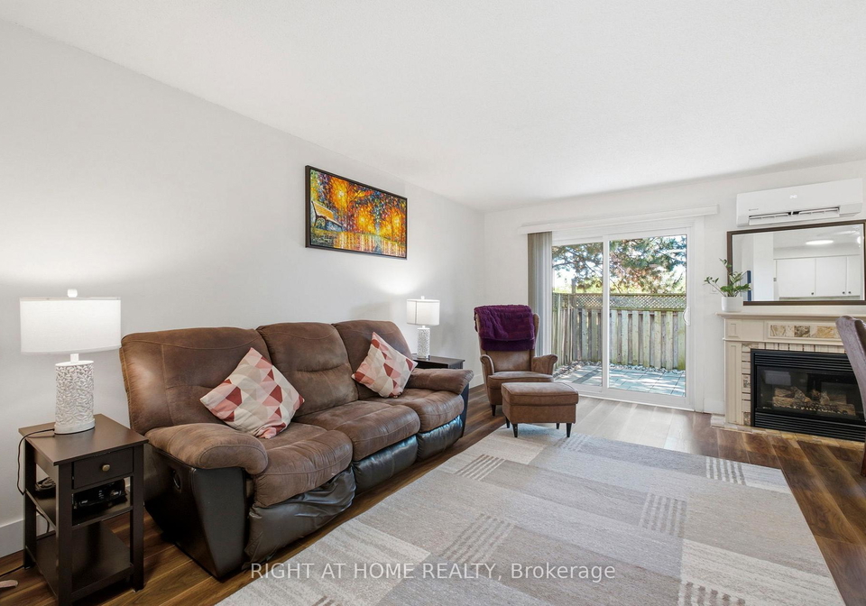 2440-bromsgrove-road-mississauga-ontario-w13593024
