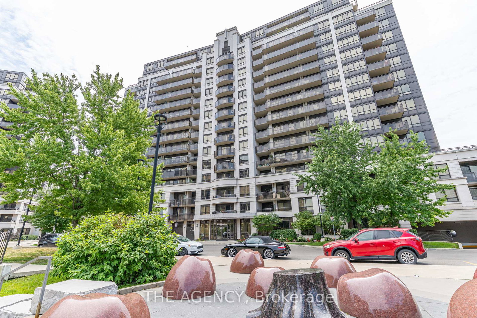 1070-sheppard-avenue-toronto-york-ontario-w13593350