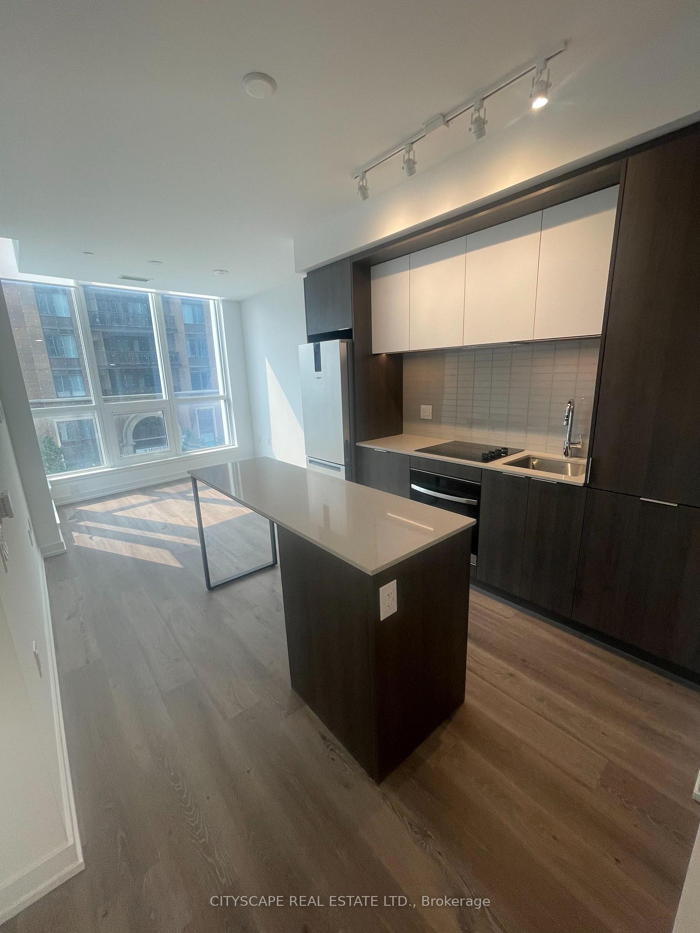 395-square-one-drive-mississauga-ontario-w13593462