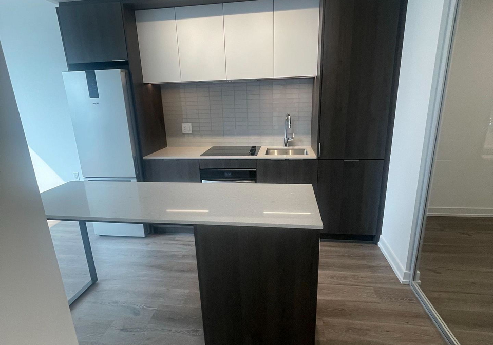 395-square-one-drive-mississauga-ontario-w13593462