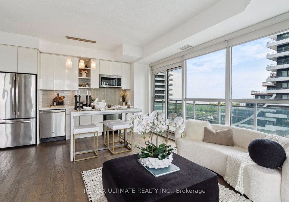 33-shore-breeze-drive-toronto-etobicoke-ontario-w13593552