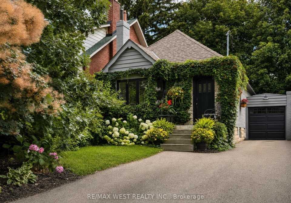 12-brentwood-road-s-toronto-etobicoke-ontario-w13593578