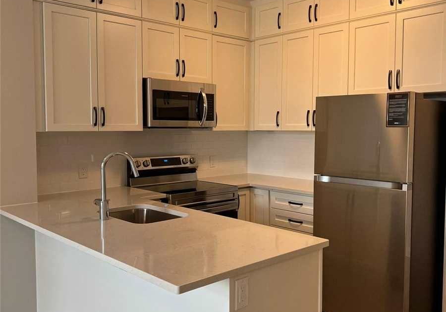 95-dundas-street-oakville-ontario-w13593644