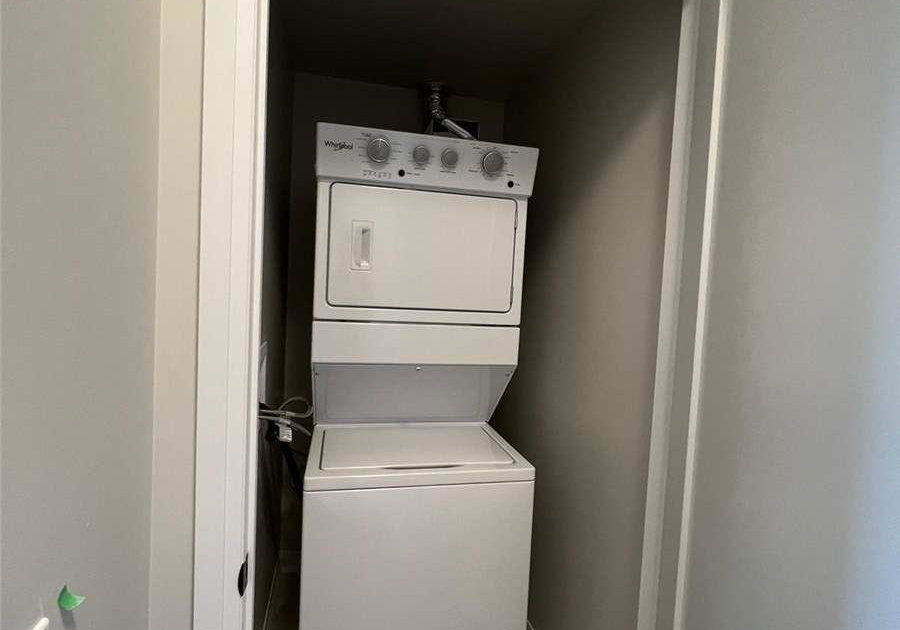 95-dundas-street-oakville-ontario-w13593644