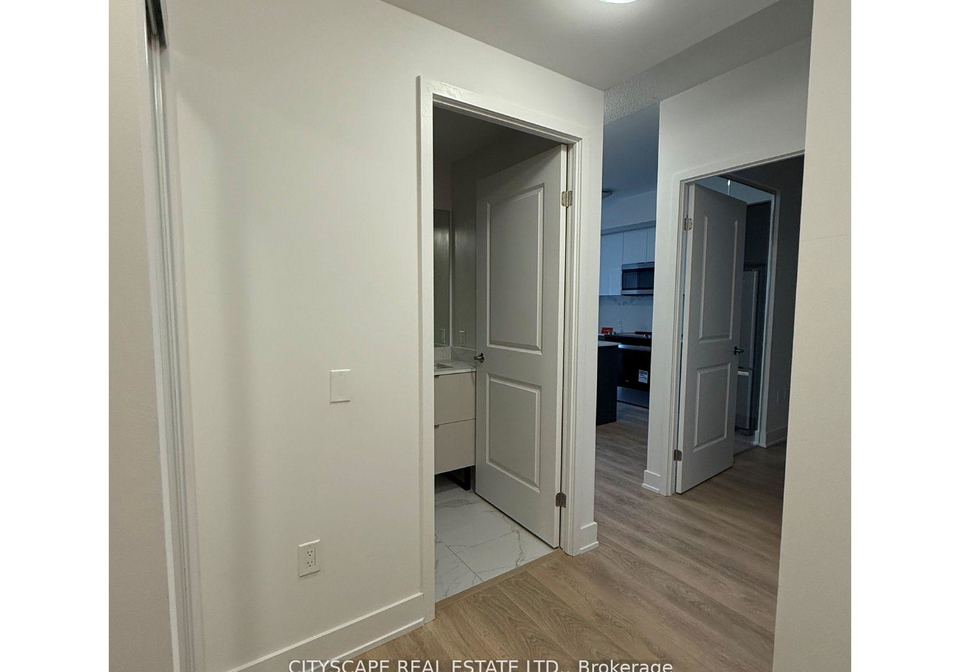 202-burnhamthorpe-road-e-mississauga-ontario-w13593974