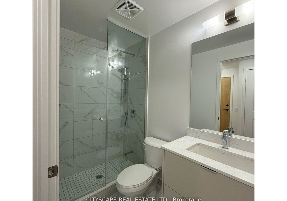 202-burnhamthorpe-road-e-mississauga-ontario-w13593974