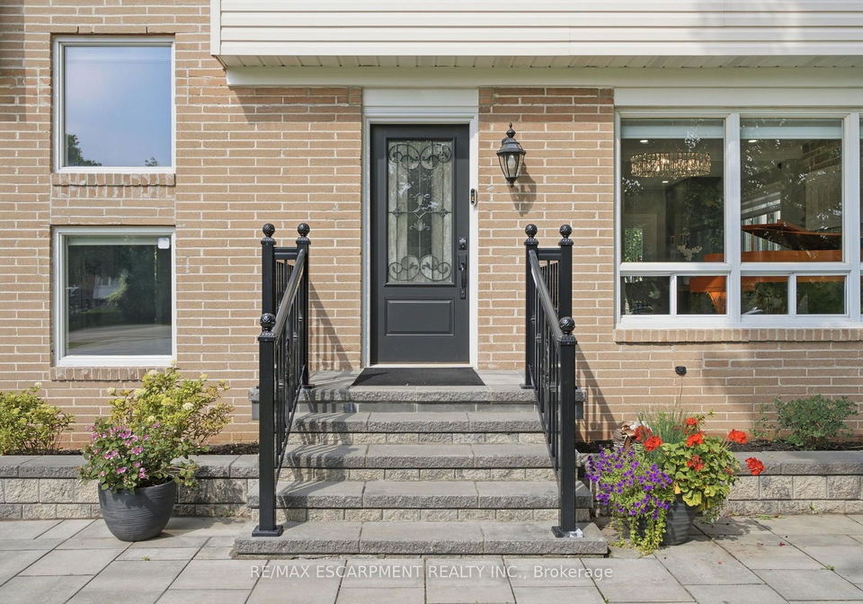 513-maplehurst-avenue-oakville-ontario-w13594110