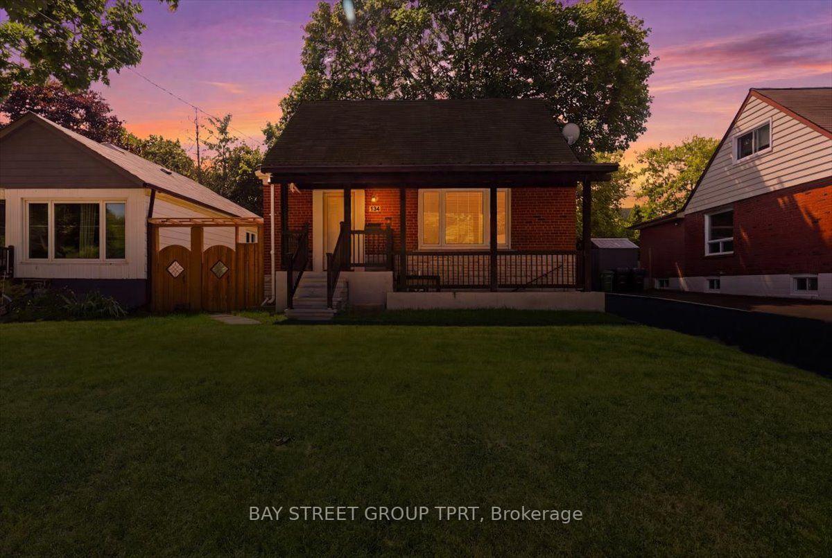 134-clearbrooke-circle-toronto-etobicoke-ontario-w13594284