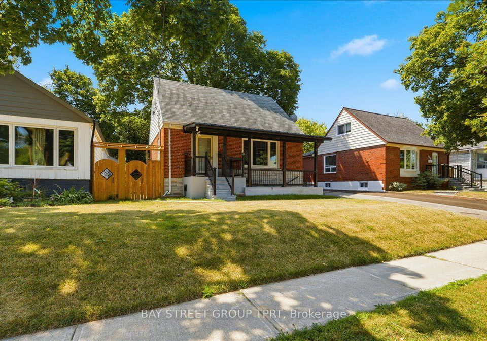 134-clearbrooke-circle-toronto-etobicoke-ontario-w13594284