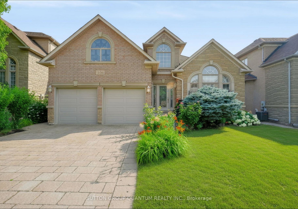 1536-pinery-crescent-oakville-ontario-w13594396