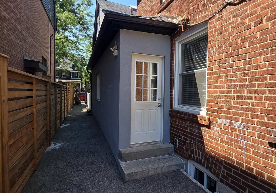 291-pacific-avenue-toronto-toronto-ontario-w13594400