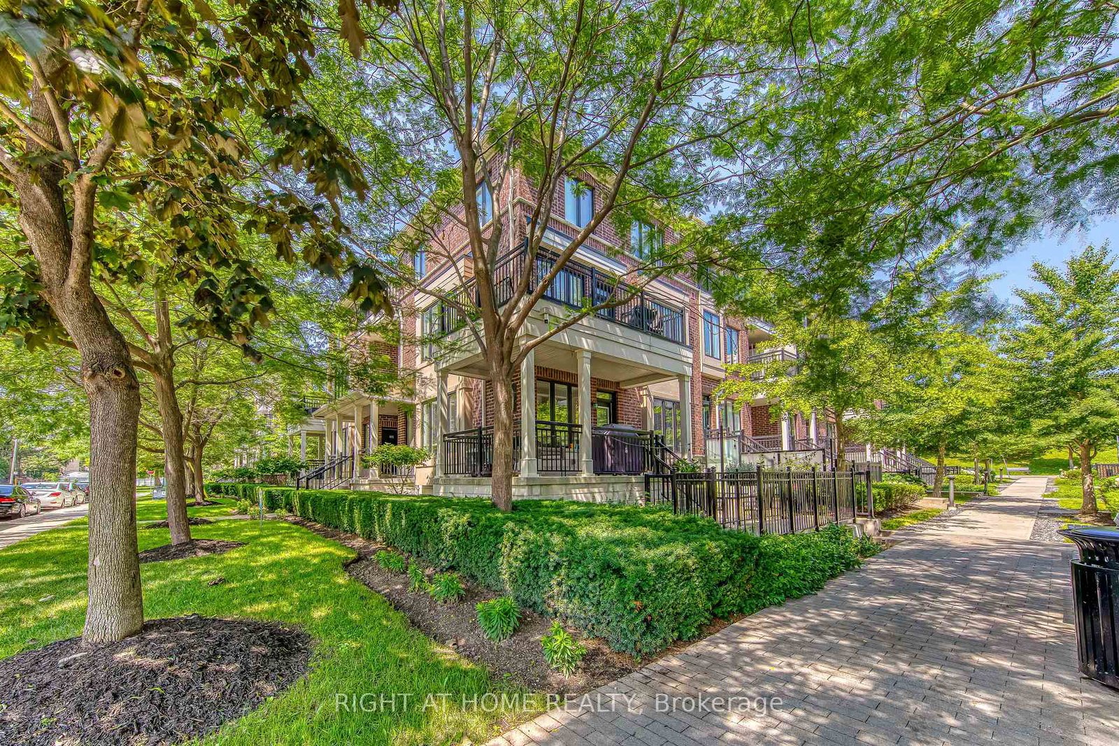 40-carnation-avenue-toronto-etobicoke-ontario-w13594516