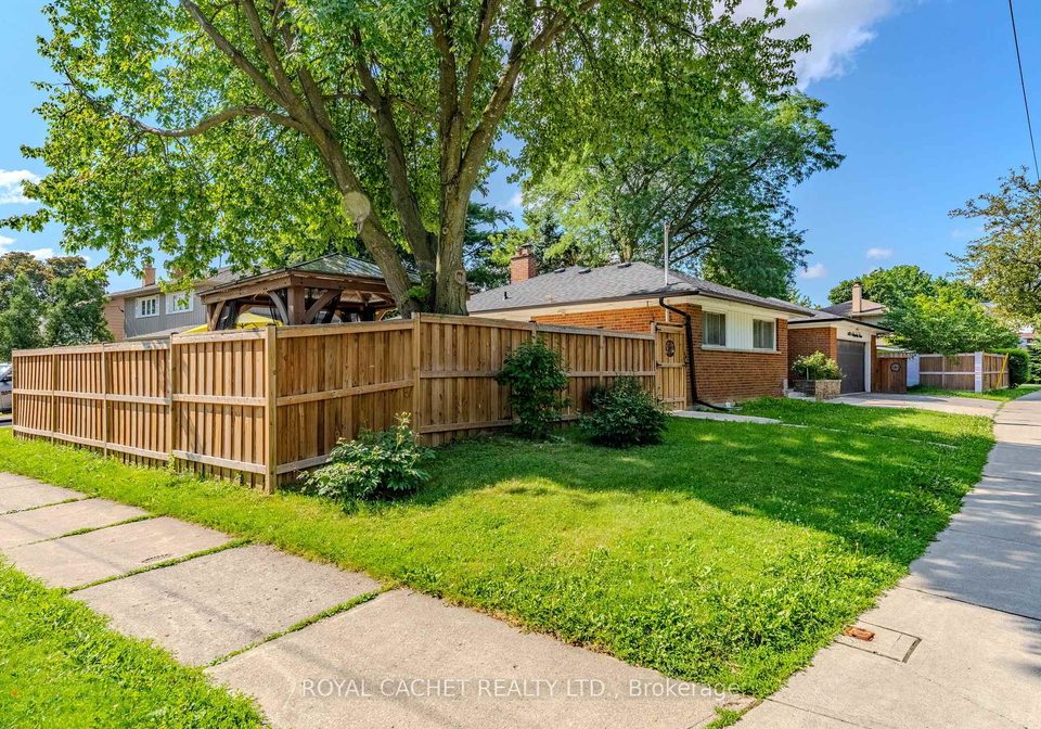 1074-flagship-drive-mississauga-ontario-w13594672