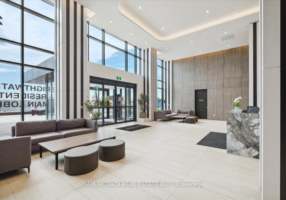 220-missinnihe-way-mississauga-ontario-w13594872