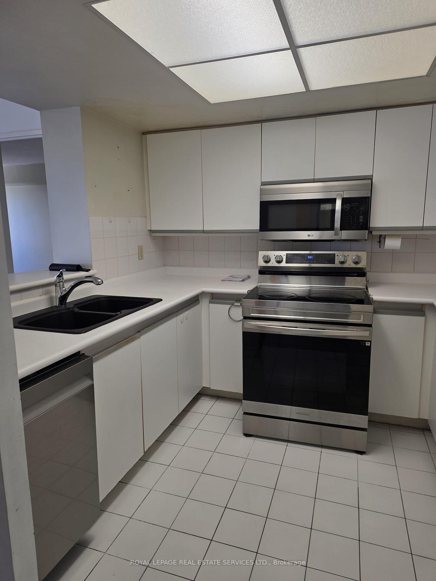335-webb-drive-mississauga-ontario-w13595276