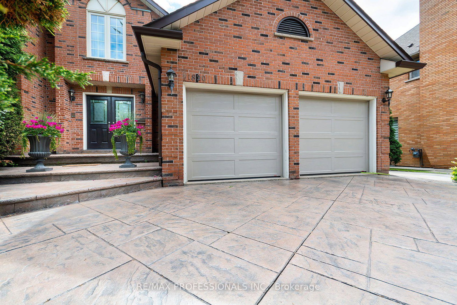 1820-shady-creek-court-mississauga-ontario-w13595380