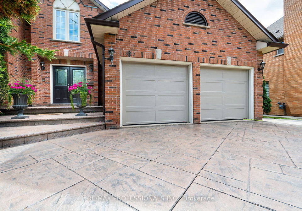 1820-shady-creek-court-mississauga-ontario-w13595380
