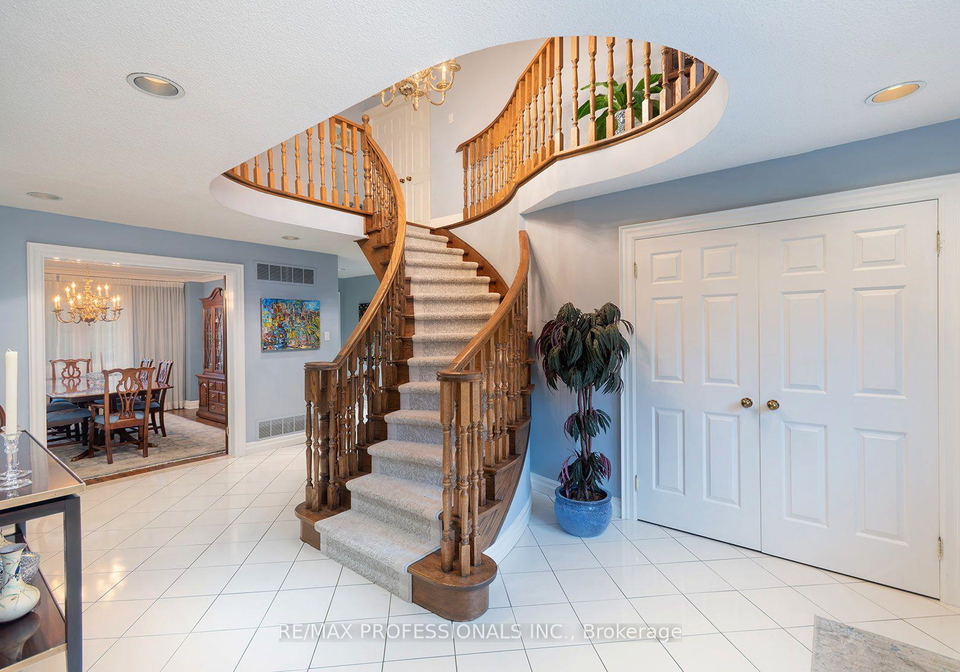 1820-shady-creek-court-mississauga-ontario-w13595380