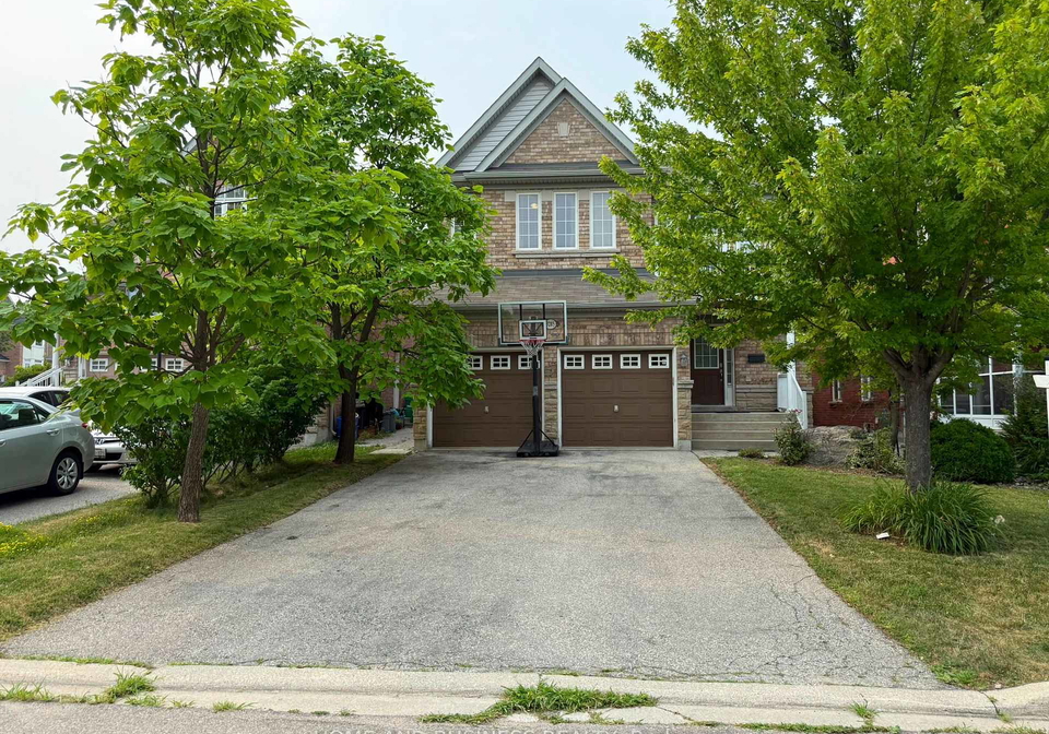 3285-paul-henderson-drive-mississauga-ontario-w13595506
