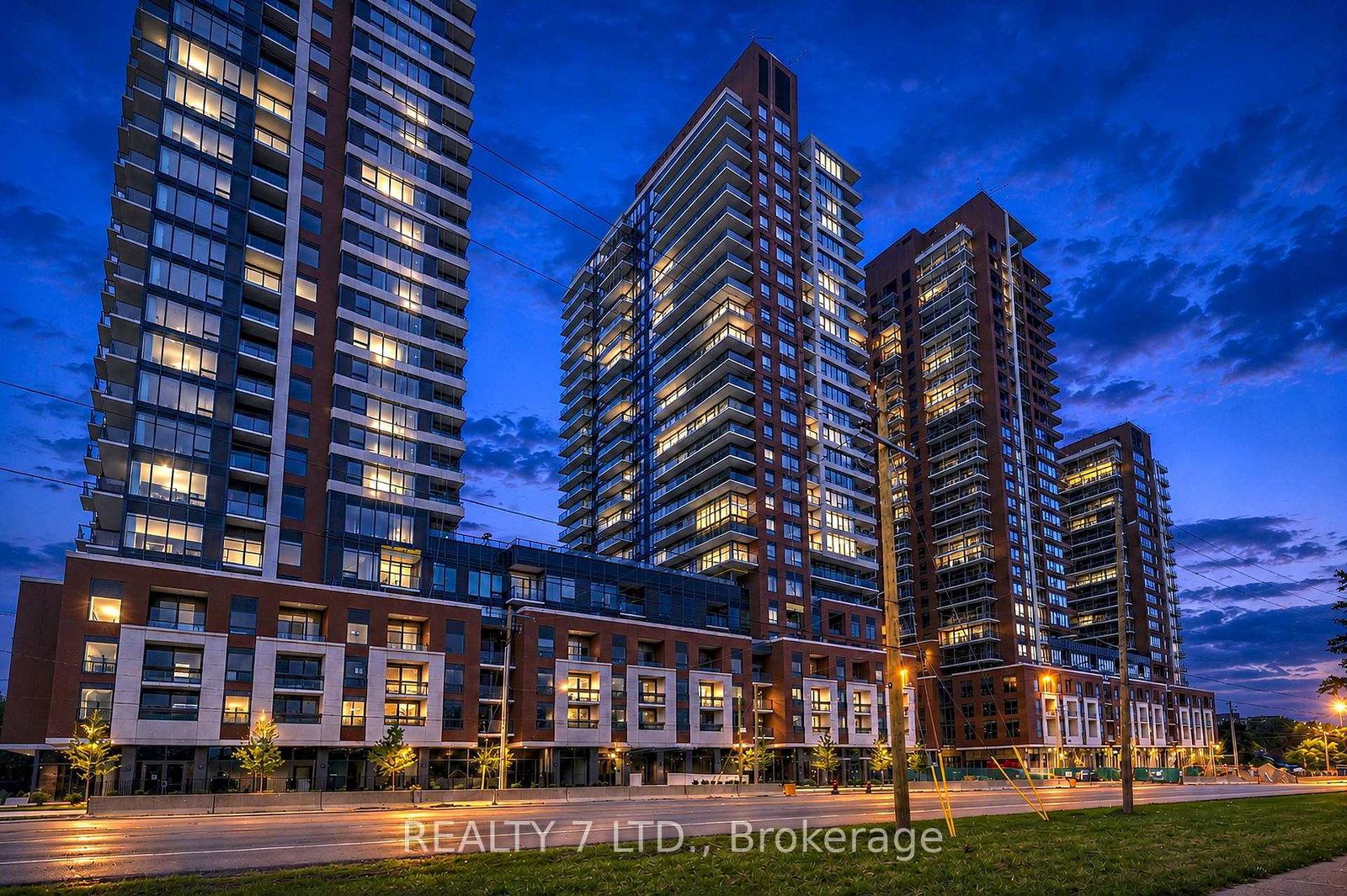 4010-eglinton-avenue-toronto-etobicoke-ontario-w13595674