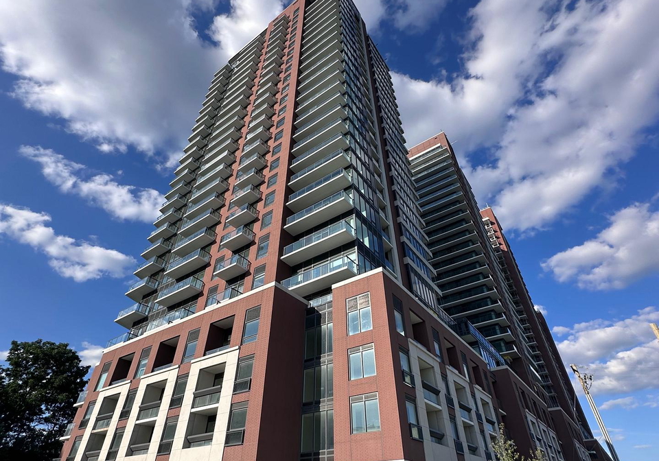 4010-eglinton-avenue-w-toronto-etobicoke-ontario-w13595688