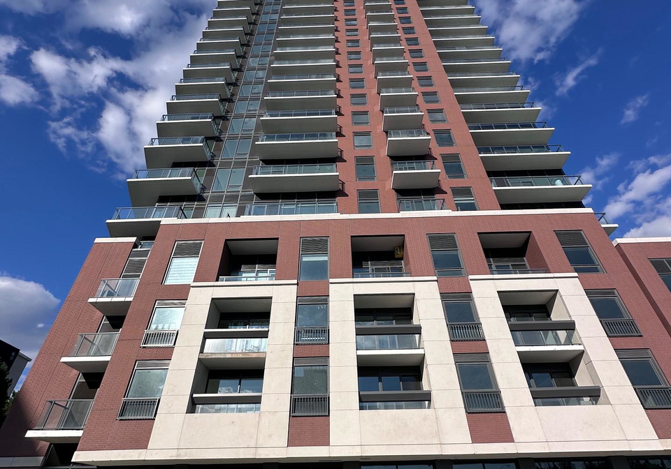 4010-eglinton-avenue-w-toronto-etobicoke-ontario-w13595688