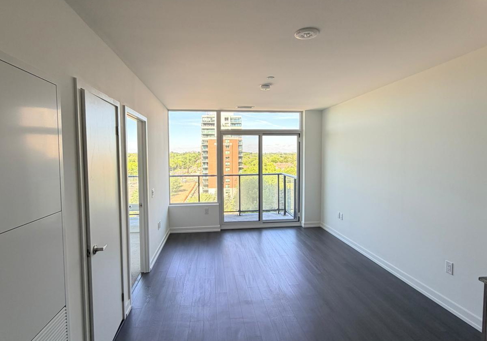 4010-eglinton-avenue-w-toronto-etobicoke-ontario-w13595824