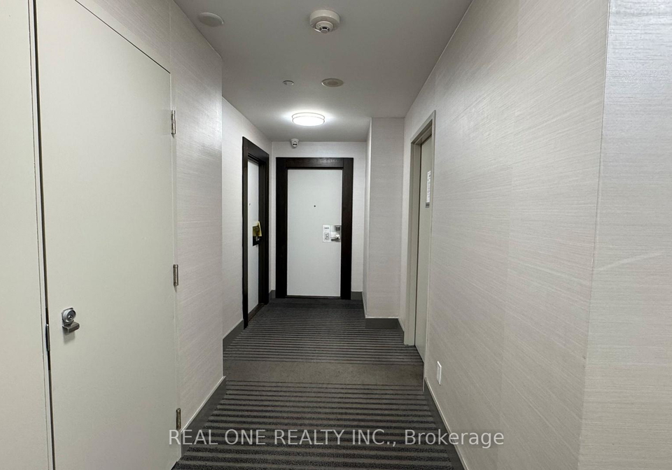 510-curran-place-mississauga-ontario-w13596122