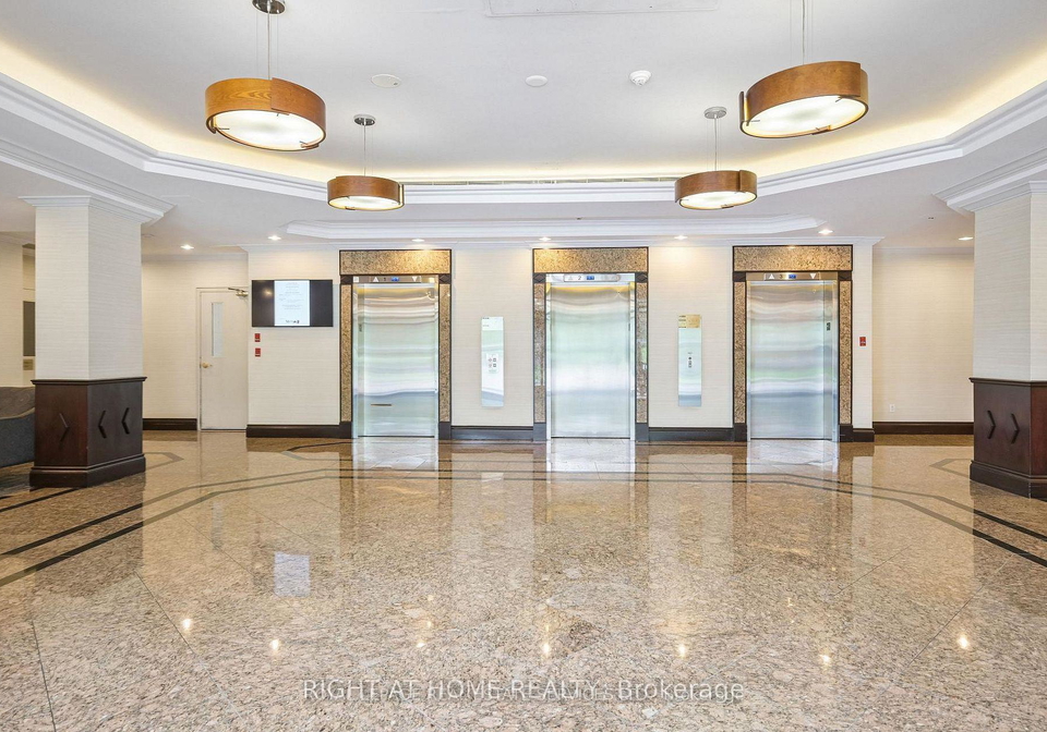 2155-burnhamthorpe-road-w-mississauga-ontario-w13596176