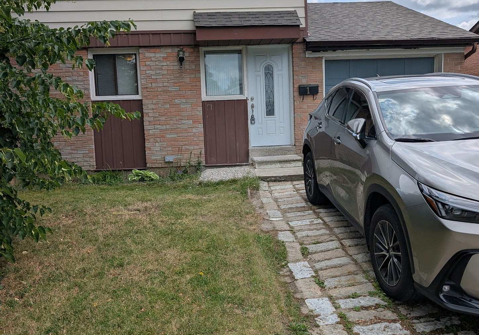 1-damascus-drive-toronto-etobicoke-ontario-w13596208