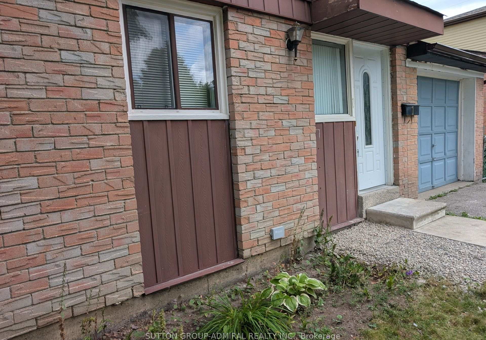 1-damascus-drive-toronto-etobicoke-ontario-w13596208