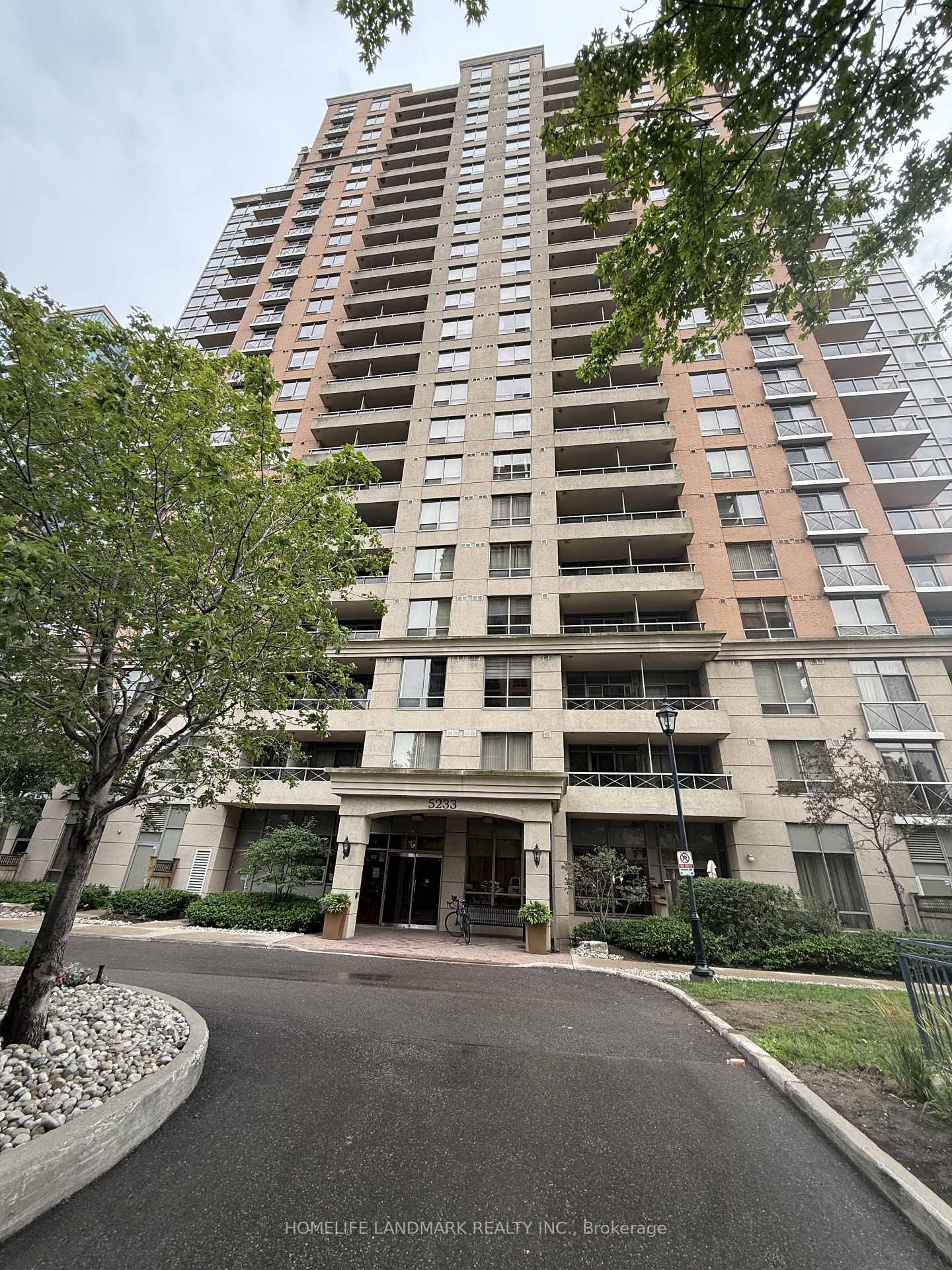 5233-dundas-street-w-toronto-etobicoke-ontario-w13596218
