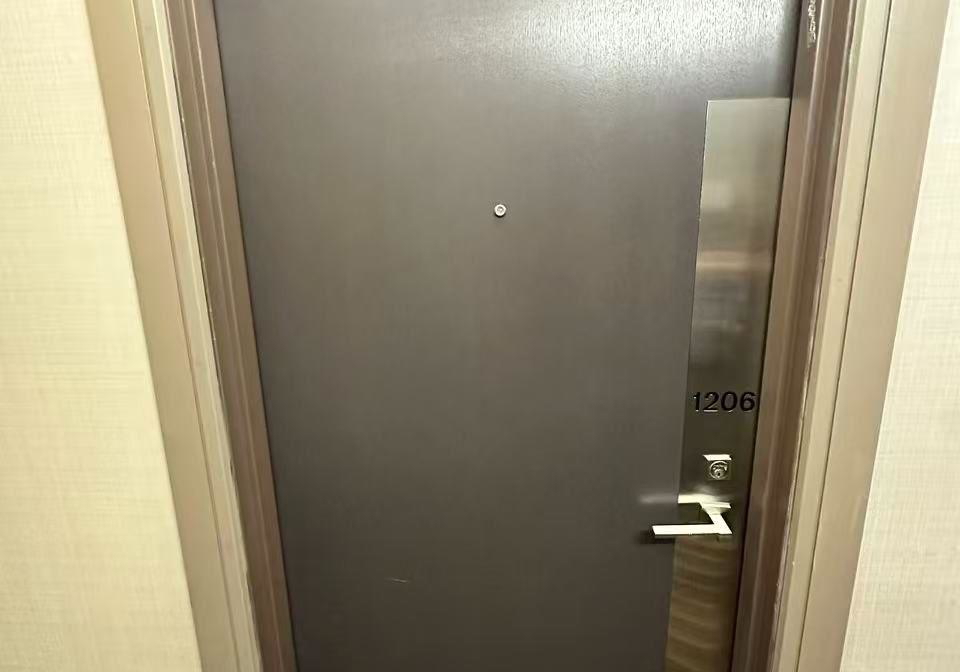 1060-sheppard-avenue-w-toronto-york-ontario-w13596524