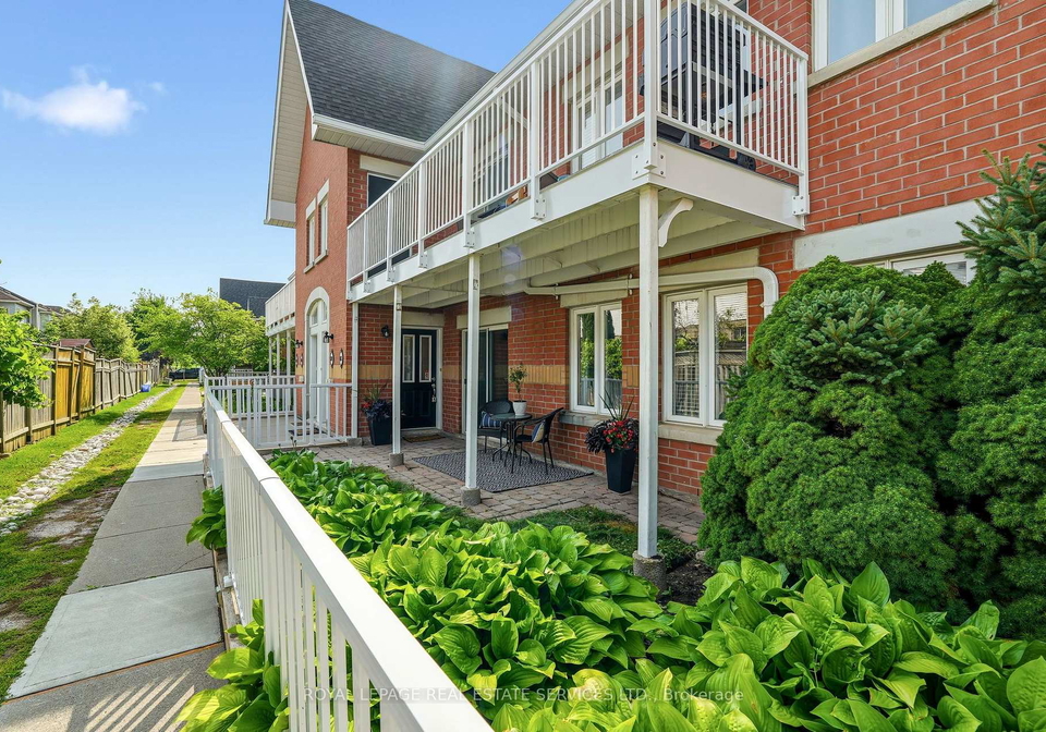 203-1701-lampman-avenue-burlington-ontario-w13596566