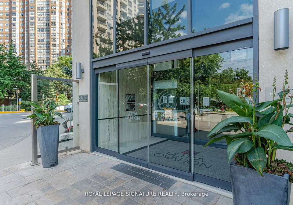 330-burnhamthorpe-road-w-mississauga-ontario-w13596630