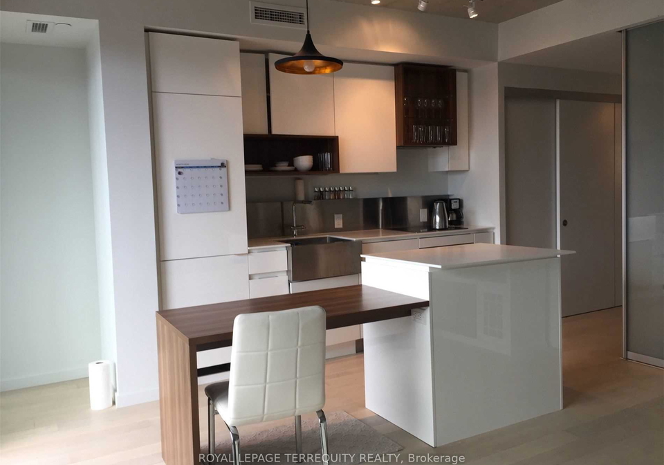 383-sorauren-avenue-toronto-toronto-ontario-w13596684