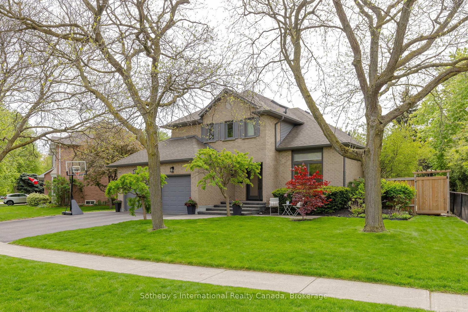 456-aspen-forest-drive-oakville-ontario-w13597196