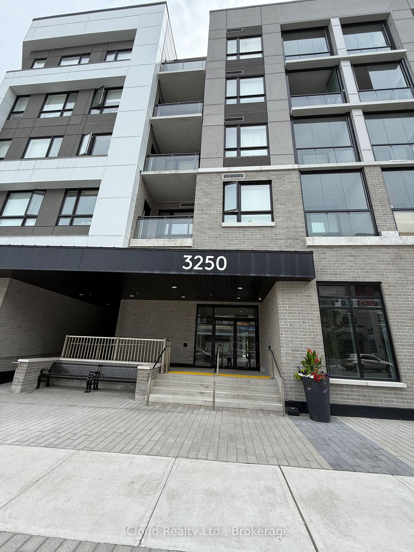 3250-carding-mill-trail-oakville-ontario-w13597390