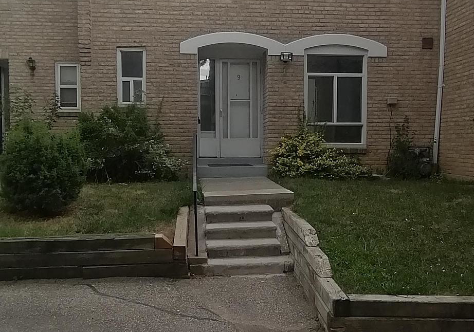 17-gosford-boulevard-toronto-york-ontario-w13597850