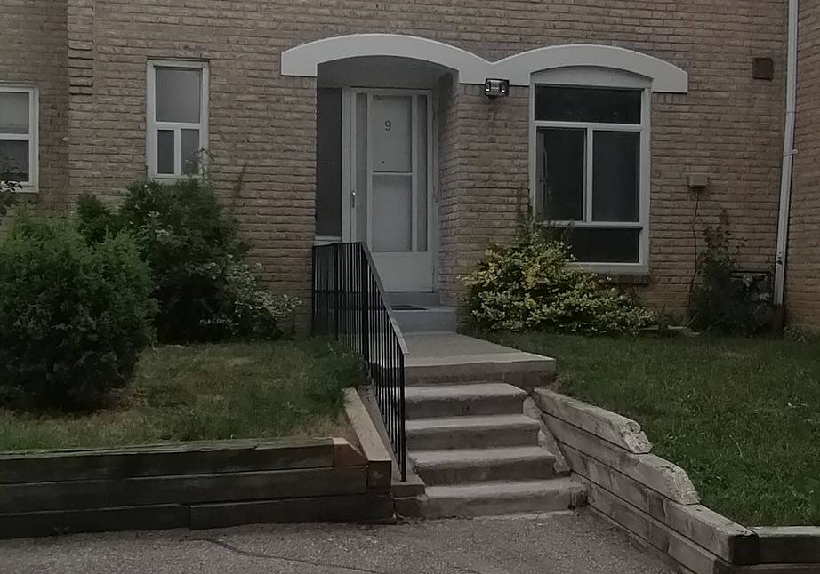 17-gosford-boulevard-toronto-york-ontario-w13597850