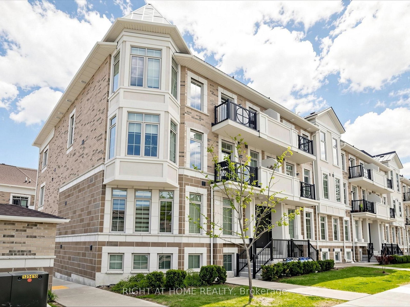 86-preston-meadow-avenue-mississauga-ontario-w13598588