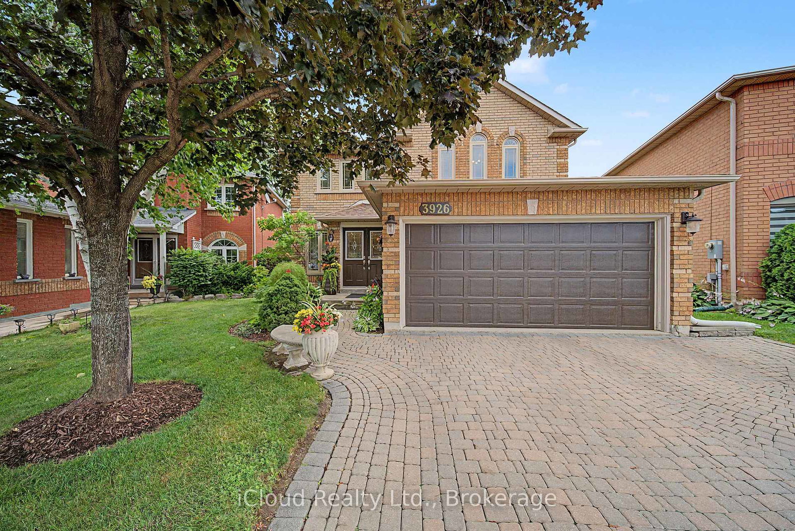 3926-baggins-court-mississauga-ontario-w13598708