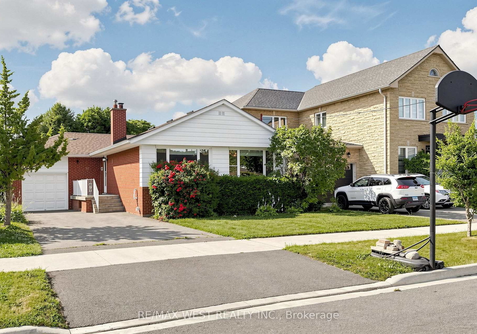 32-allonsius-drive-toronto-etobicoke-ontario-w13598786