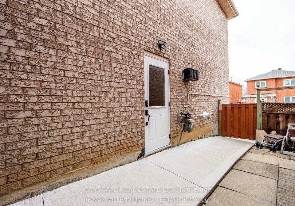 5668-shillington-drive-mississauga-ontario-w13599154
