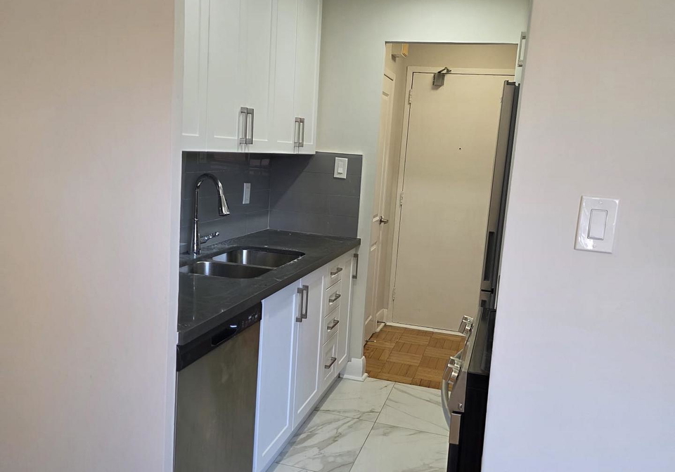 1305-wilson-avenue-toronto-york-ontario-w13599248