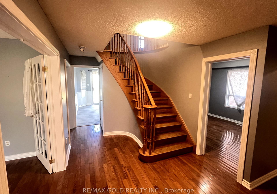 42-toba-crescent-brampton-ontario-w13599256