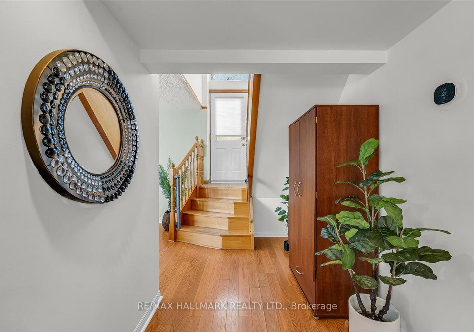 433-seabourne-drive-oakville-ontario-w13600074