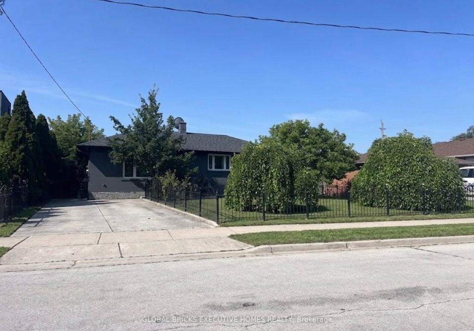 384-ashbury-road-oakville-ontario-w13600290