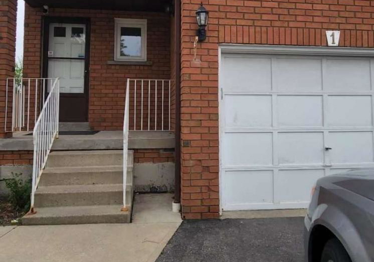 1-dutch-crescent-n-brampton-ontario-w13600338